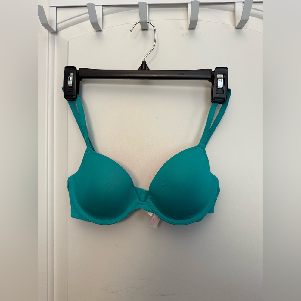 Victoria’s Secret Pink bra
